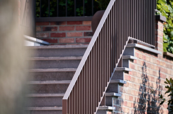 08-05-treppe-geländer